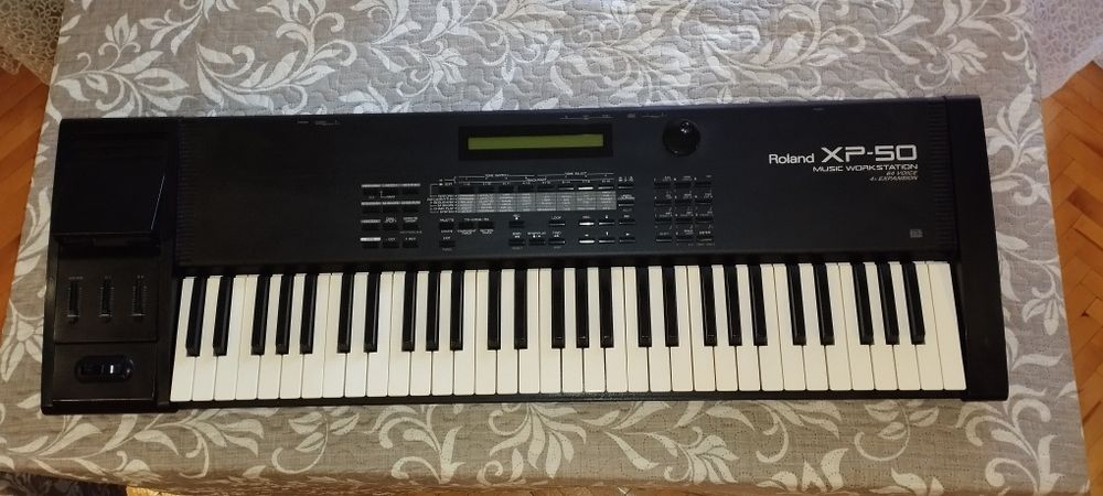 Синтезатор Roland XP-50.