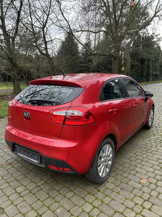 Kia RIO rok 2013 benzyna