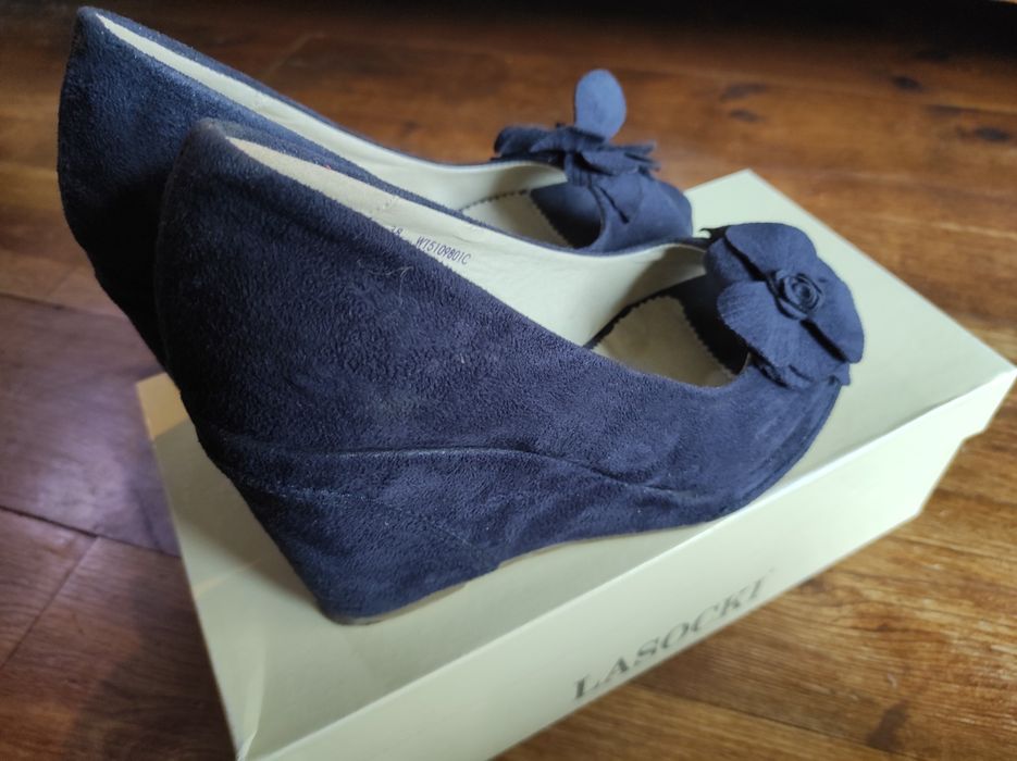 Buty na koturnie 38