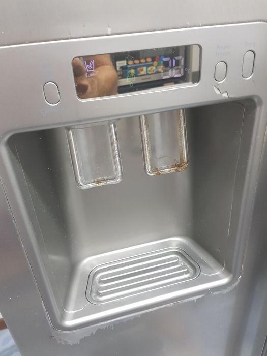 Холодильник SAMSUNG rsj1kers разборка