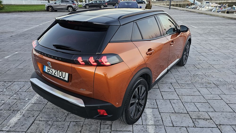 Peugeot e-2008 GT Line 50kw TECTO PANORÂMICO
