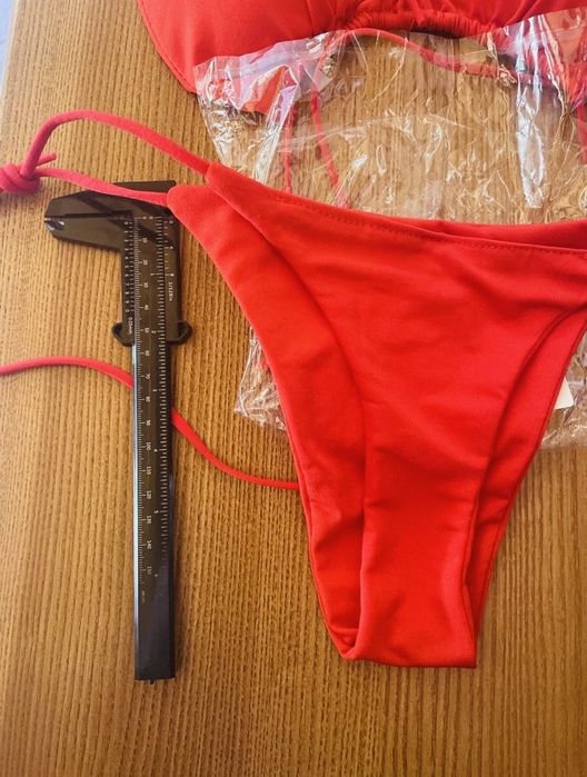 Гарний модний червоний купальник на завязках міні бікіні