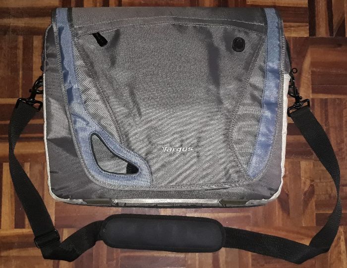 Mala Targus para pc e outros compatimentos