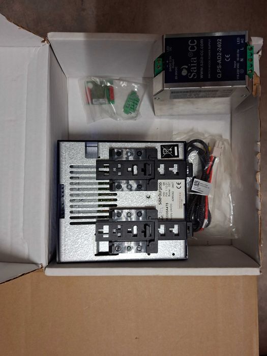 Controlador PLC Saia-Burgess PCD3.M2230A4T5 e FA Q.PS-AD2-2402