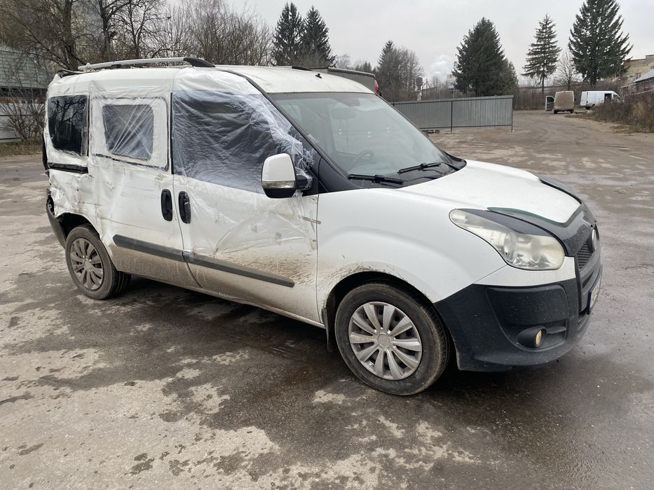 Дверка крило фіат добло 2 запчастини розборка 263 кузов