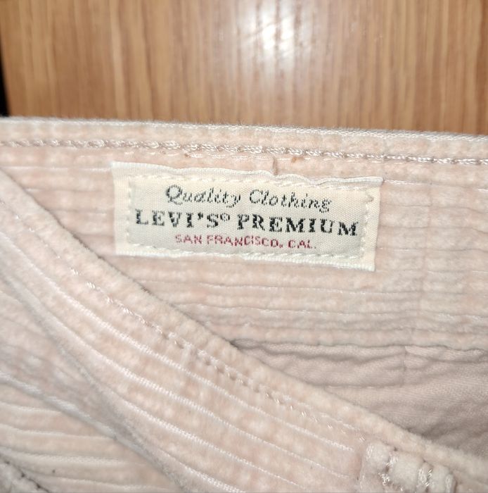 Calças Levi Stauss 27 beje