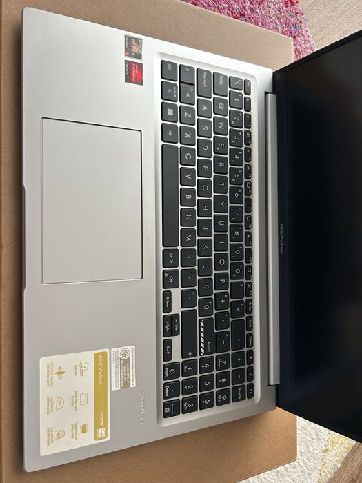 ASUS Vivobook M1605Y