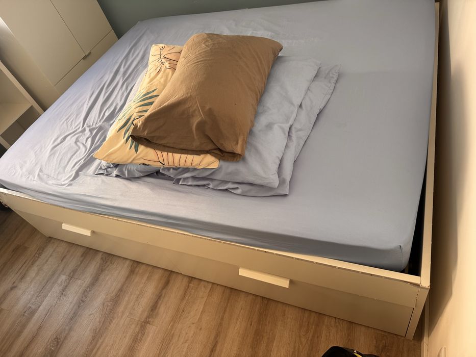 Cama casal ikea 1.60/ 2mm