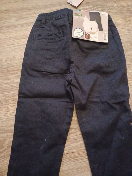 Nowe spodnie dziecięce rozmiar 98
