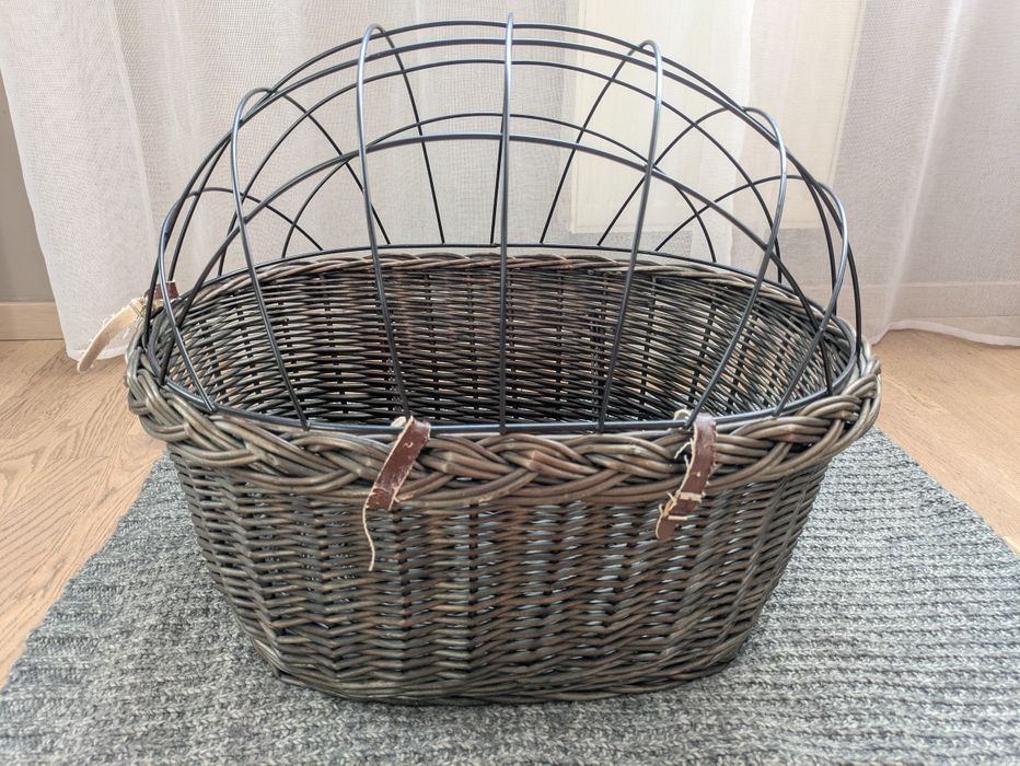 Kosz wiklinowy dla psa/kota na rower lub do samochodu.