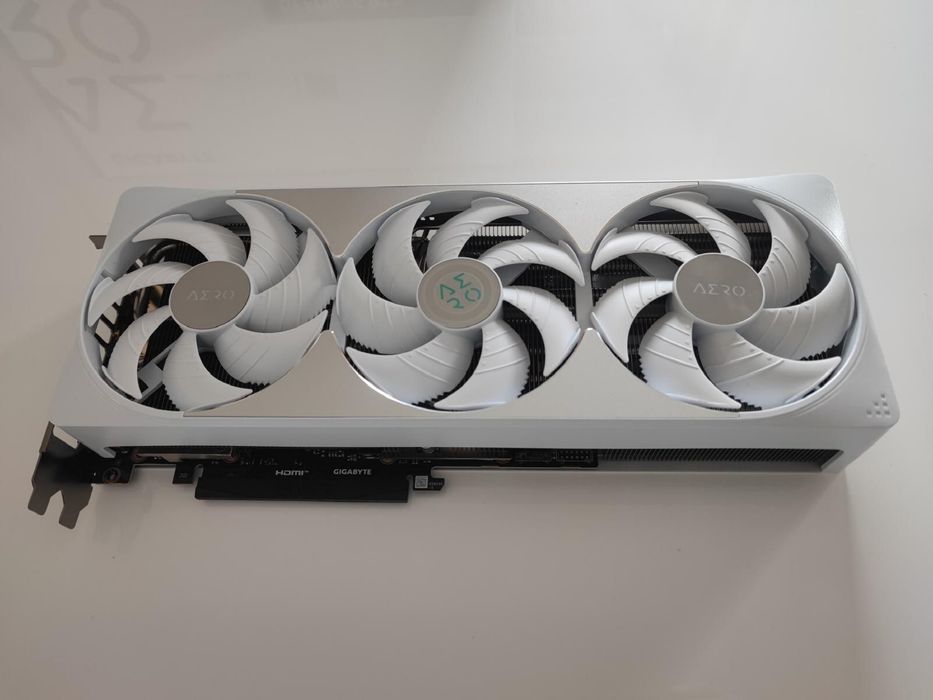 RTX 5080 Gigabyte AERO OC SFF 16 GB