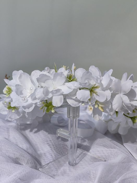 Klasyczny biały wianek komunijny