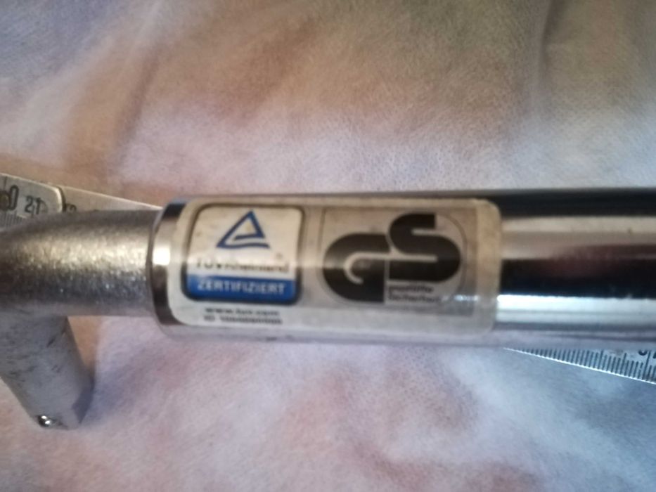 chave de roda extensivel com 2 soquetes 17 a 23 mm