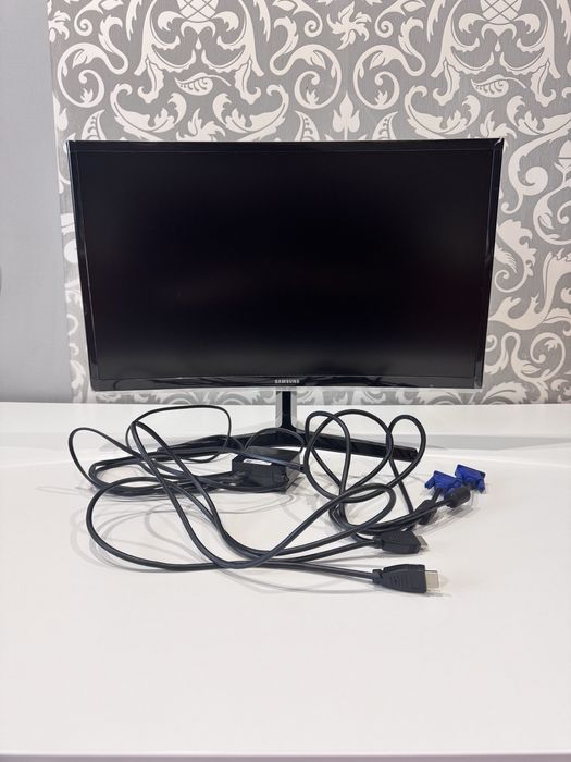 Монітор 23.5ʼʼ Samsung Curved C24F396F