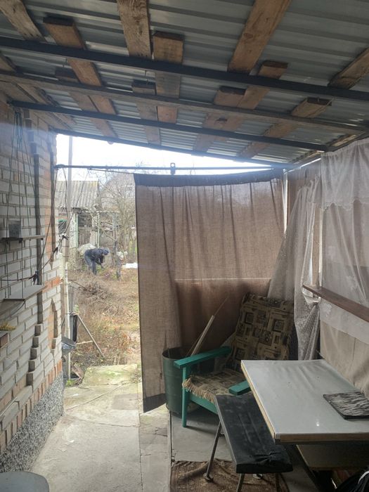 Двоповерхова дача з банькою.