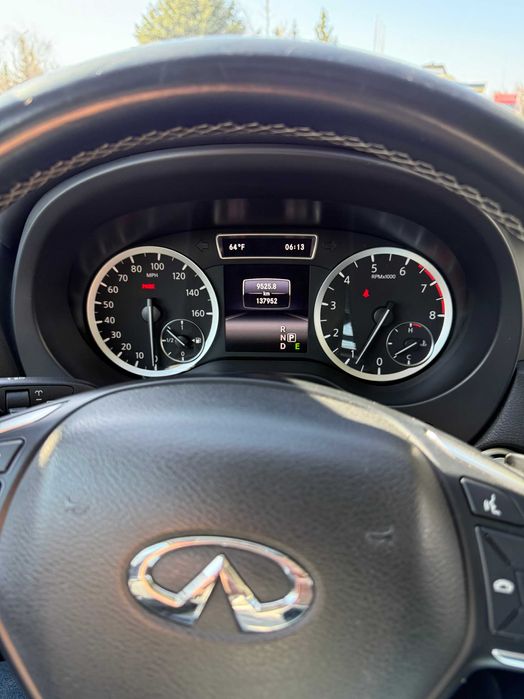 Продам Infiniti QX30