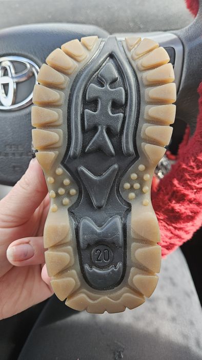 Buty rozmiar 20 skóra. Przejściowe jesień wiosna