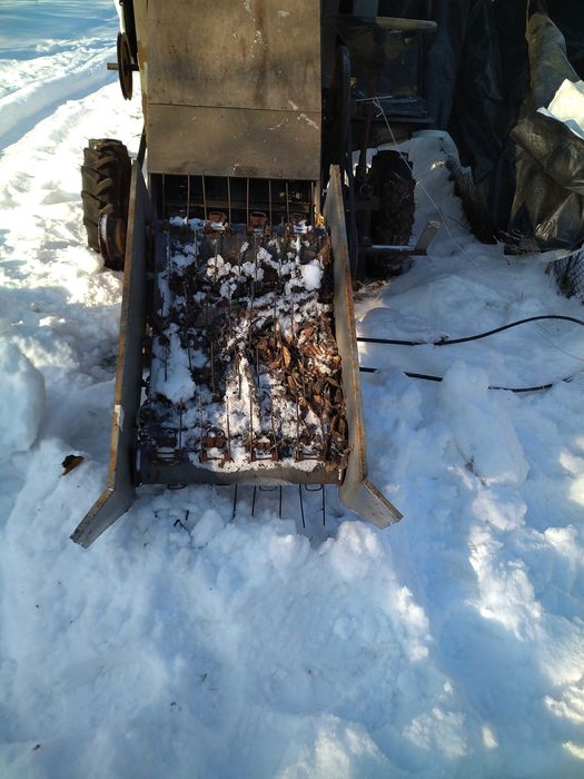 Продам мінікомбайн зерновий.