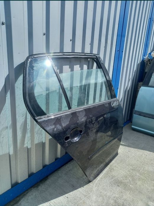 Дверка двері дверь задня права VW Golf 5 хетчбек