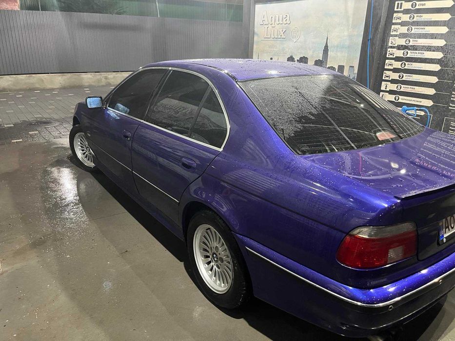 Продам БМВ  е39.