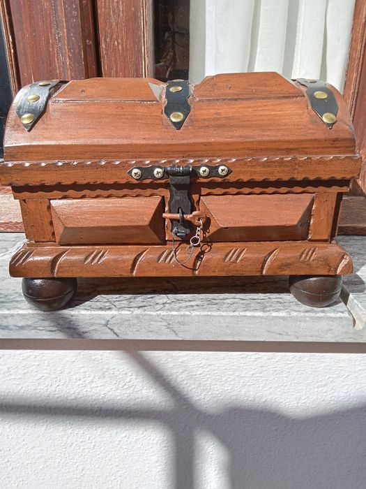 Porta jóias Baú em madeira