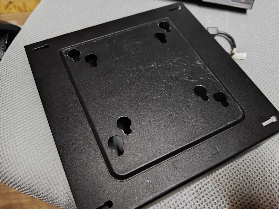 Lenovo ThinkCentre M710q – i3-6100T | 8GB RAM | SSD 120GB | Używany