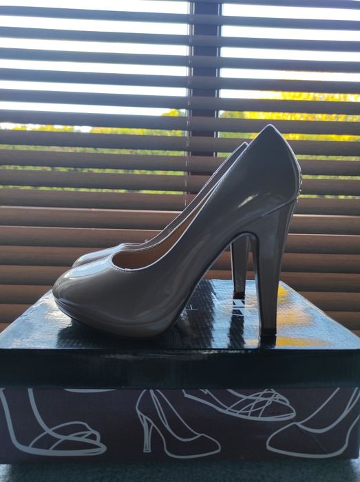 Buty szpilki czółenka r.38 jak Kazar Venezia