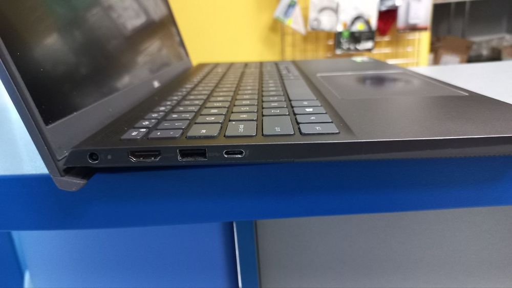 Ігровий Dell Vostro 7500/ I5 - 10300H/  DDR4 - 24 /SSD M2 NVMe 512/ GTX-1650TI