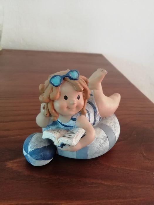 Boneca decorativa em esferovite