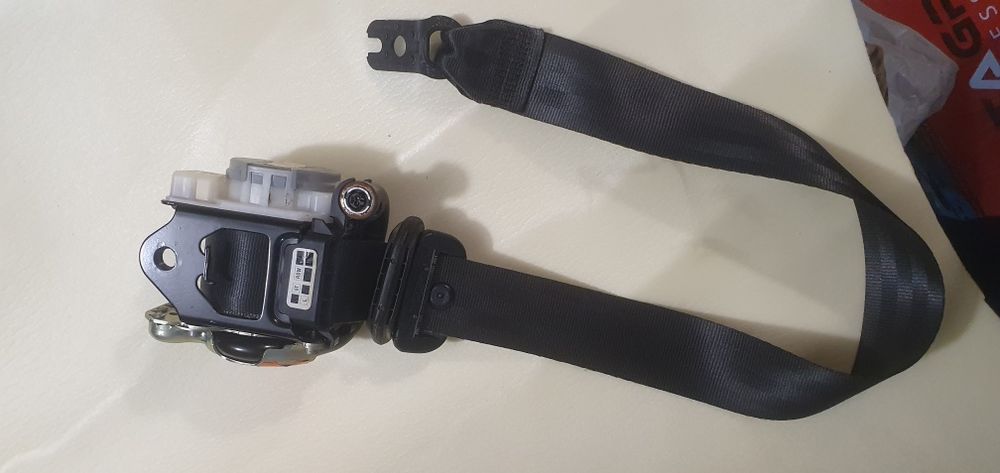 Ремінь безпеки лівий перед. Skoda Octavia a7 2016