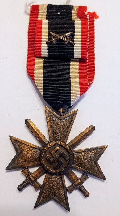 Militaria de Trincheira Werhmatch Cruz de Mérito com Espadas