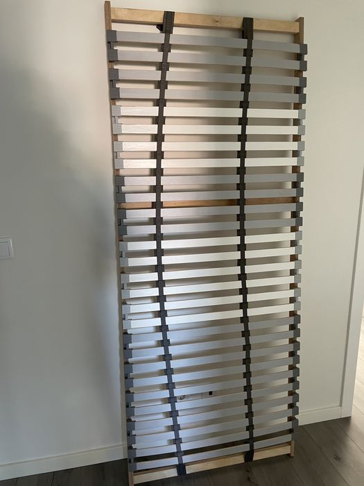 Estrado de cama individual 90x 200 cm.