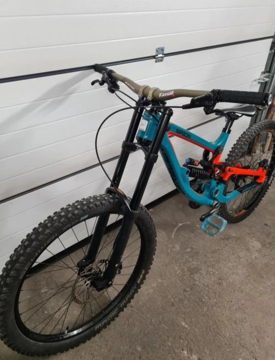 Rower górski Saracen myst pro full carbon DH, MTB