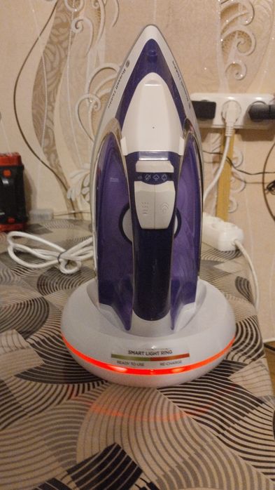 Утюг Russell Hobbs 23300-56