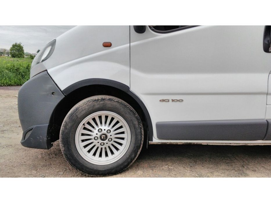 Opel Vivaro 2001-2007 Накладки на арки пластикові