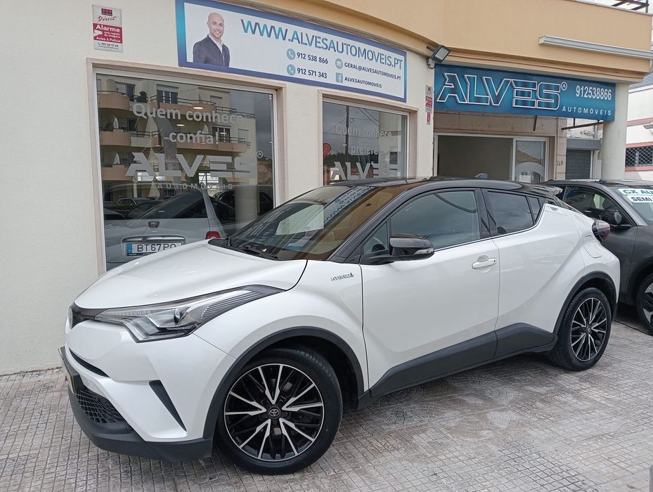 Toyota C-HR 1.8 Hybrid Square Collection