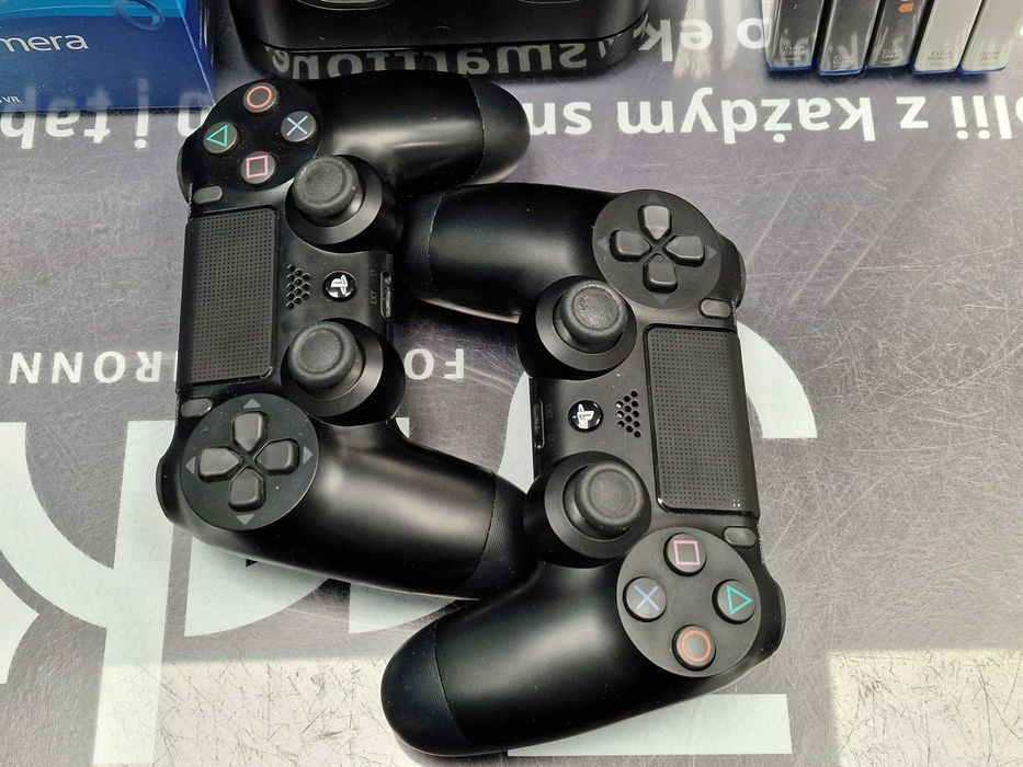 PlayStation 4 Pro 1TB/ 2x Dualshock/ PS4 Camera V2/ stacja/ Grade A