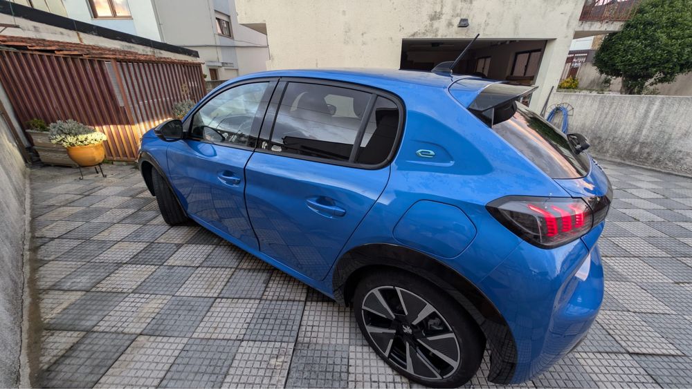PEUGEOT e208 GT line 50kWH