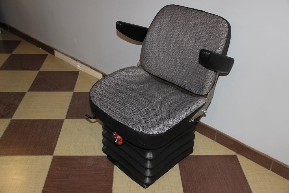 Siedzenie fotel MTZ Belarus C-385 C 385 podłokietnik OKAZJA