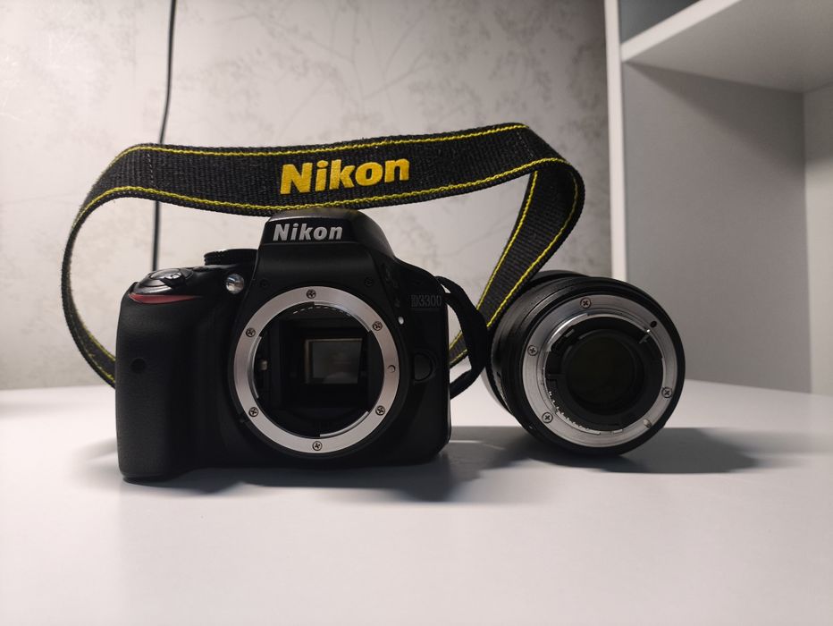Nikon D3300 + об'єктив 35mm f/1.8G, пробіг 11000