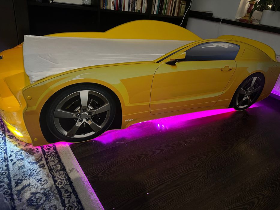 Łóżko chłopięce świecący led żółty samochód