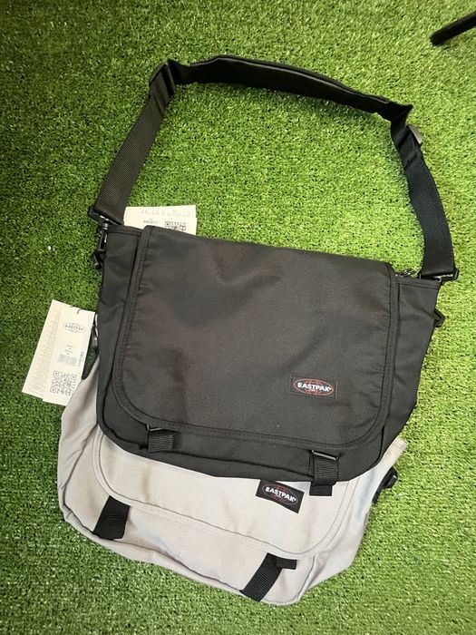 Сумка истпак eastpak велика через плече