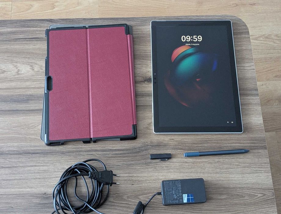 Surface Pro 2017 (5) 8/256 nowa bateria + Akcesoria