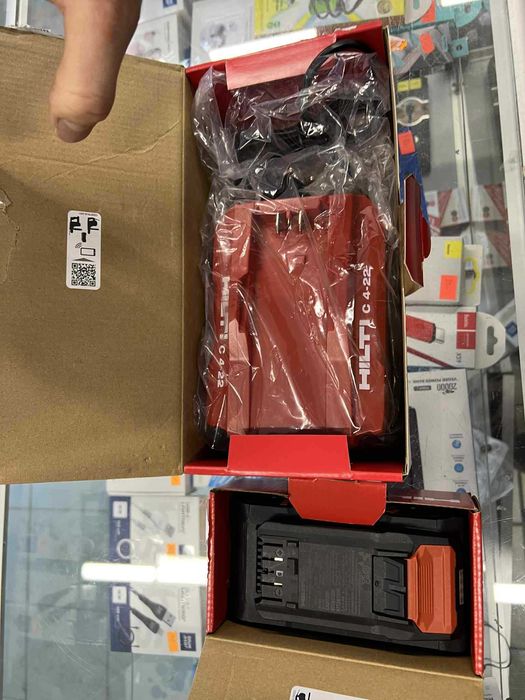 Radio Budowlane Hilti R6-22 DAB + Akumulator B22-85 + Prostownik C4-22