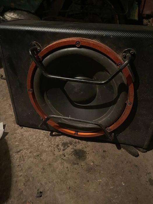 Продам саб в хорошем состояние