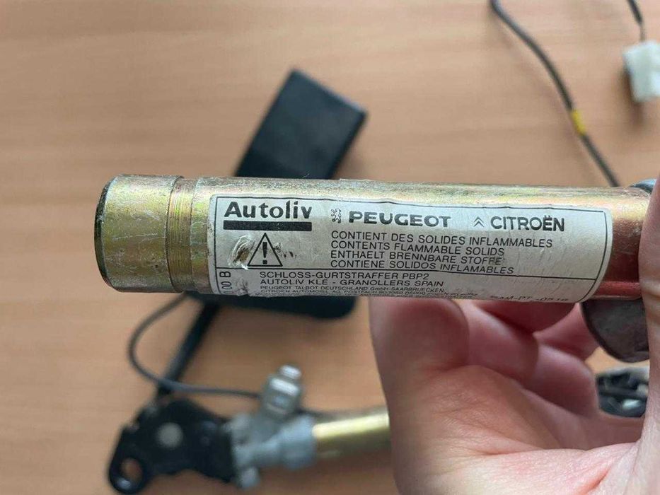 Замок паска безпеки Peugeot Partner / Citroen Berlingo