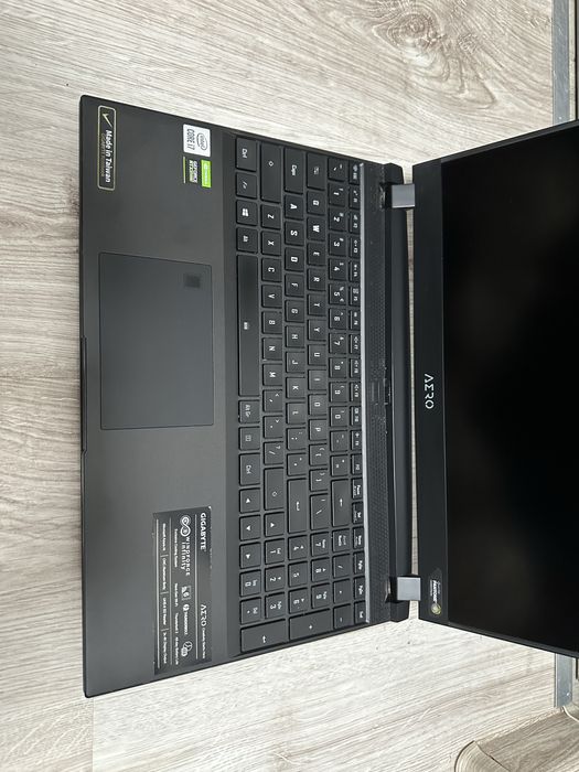 Gigabyte Aero I7 RTX 3070 tgp 110W 144HZ