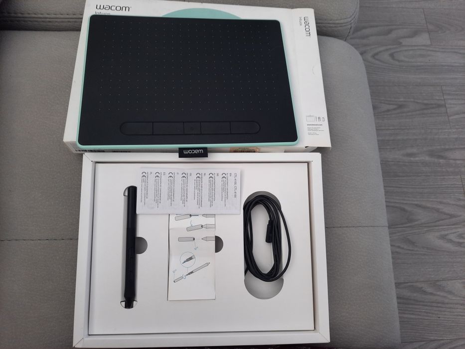 Wacon Intuos creative pen tablet