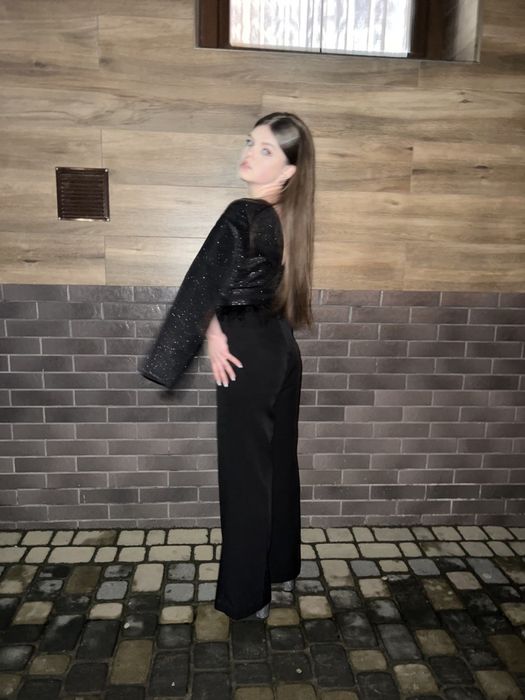 Продаю костюм