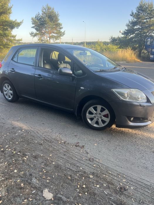 Тойота ауріс свіжопригнана